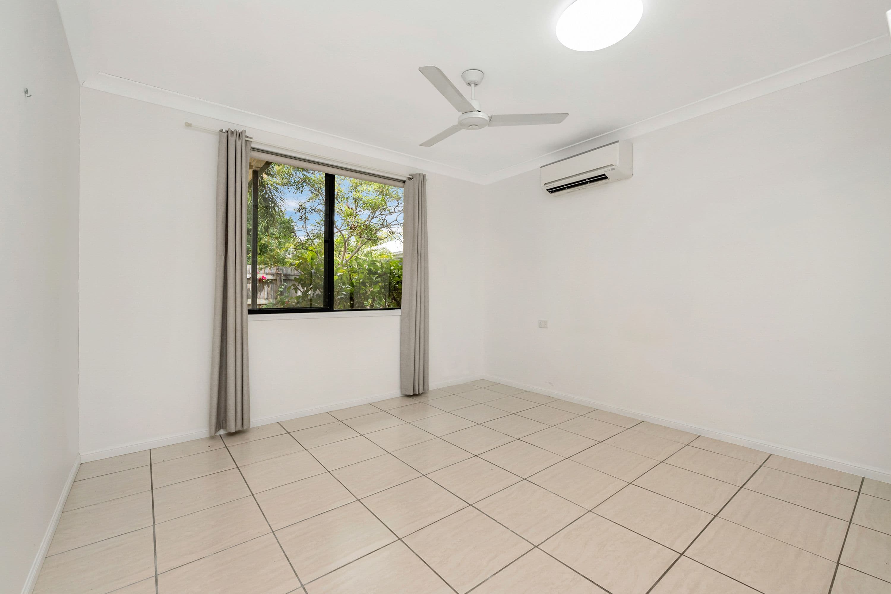 13 Granville Street, Pimlico QLD 4812, Pimlico - Thumbnail 8