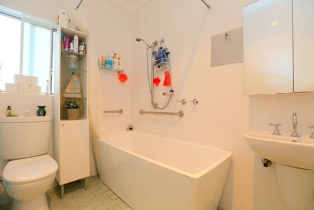 9 Endeavour Road, Georges Hall NSW 2198, Georges Hall - Thumbnail 8