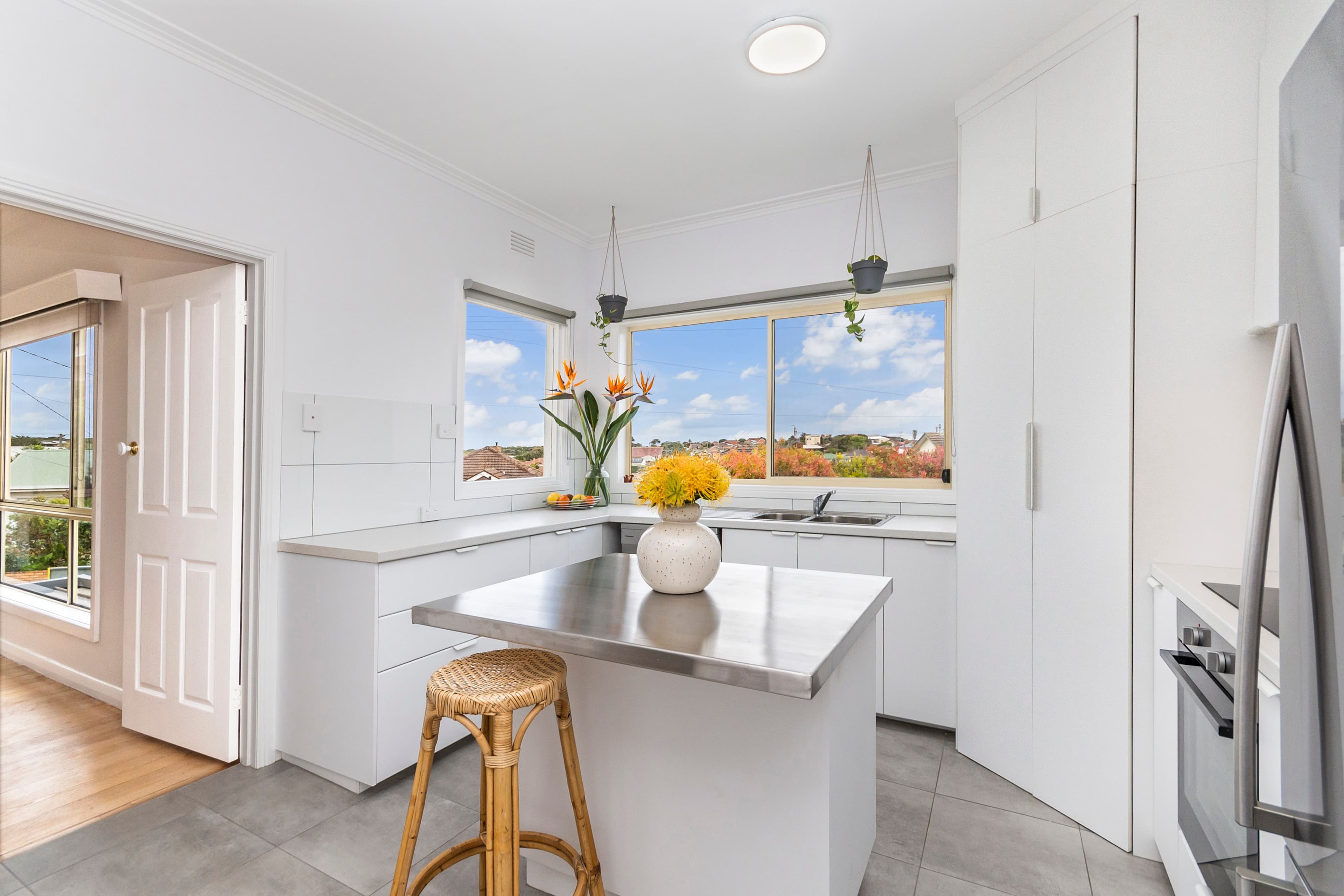 16 Emma Avenue, Warrnambool VIC 3280, Warrnambool - Thumbnail 3