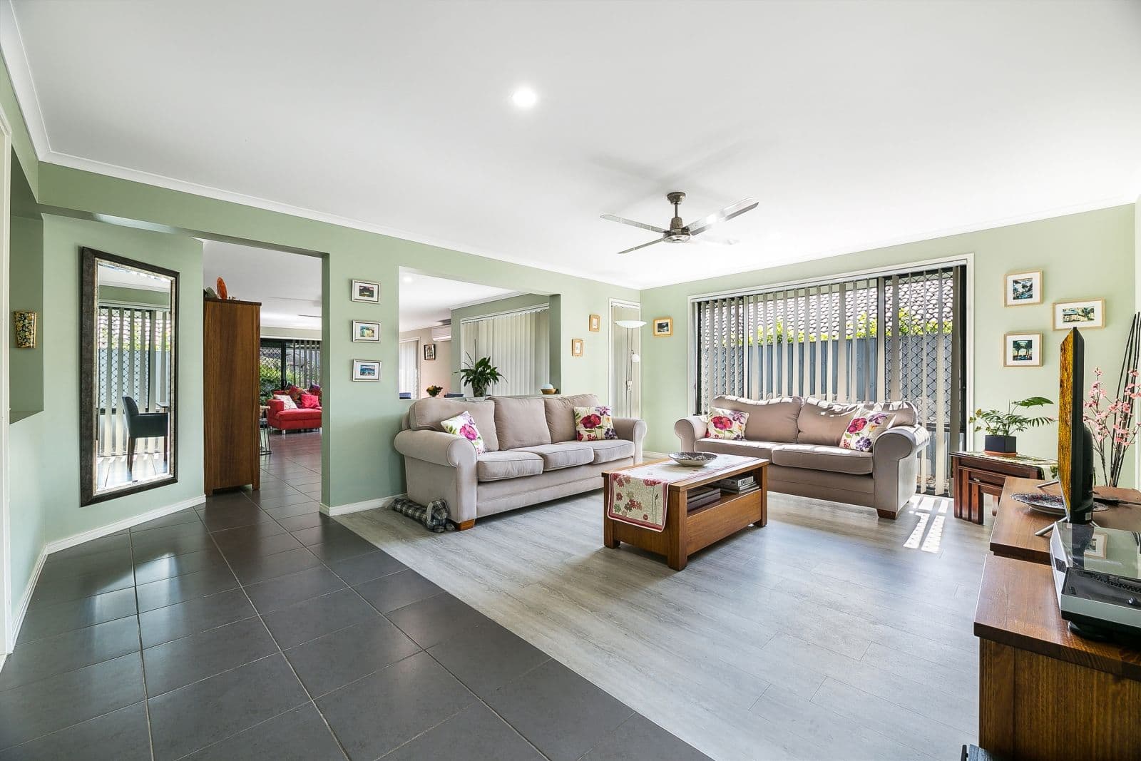 3 Glenwood Green Court, Mudgeeraba QLD 4213, Mudgeeraba - Thumbnail 2