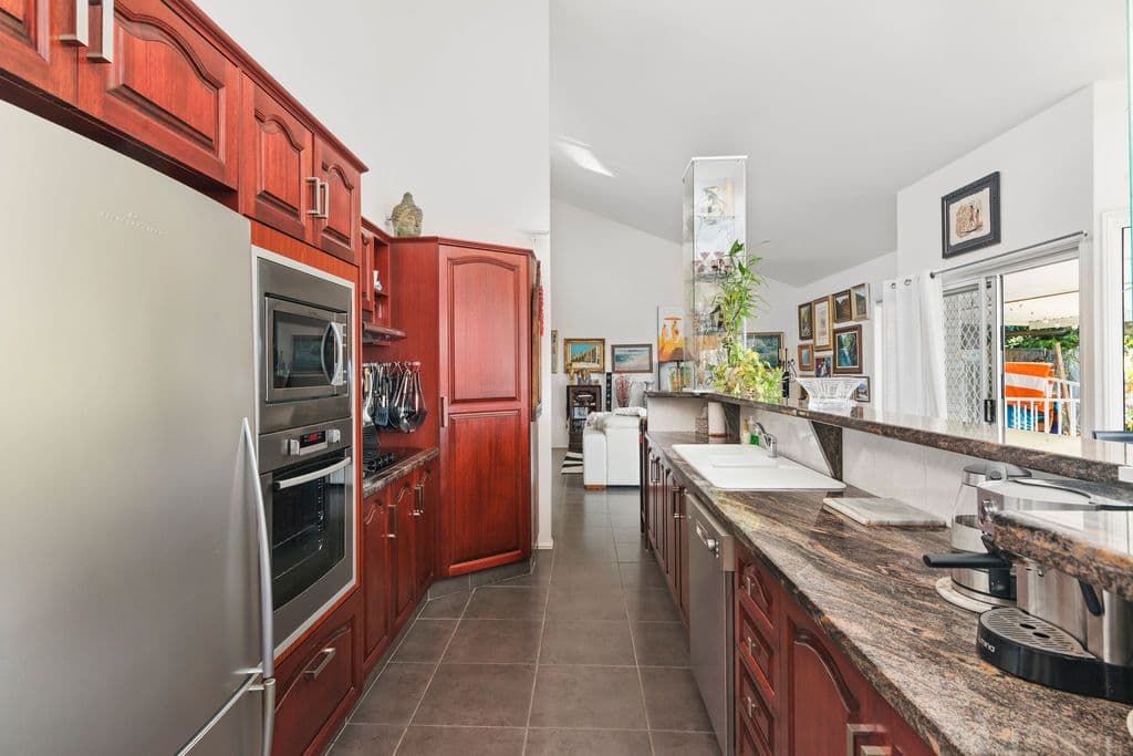 3 Rees Court, Elanora QLD 4221, Elanora - Thumbnail 4