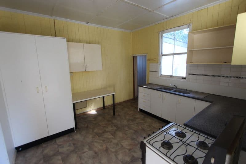 153 Alfred Street, Charleville QLD 4470, Charleville - Thumbnail 2