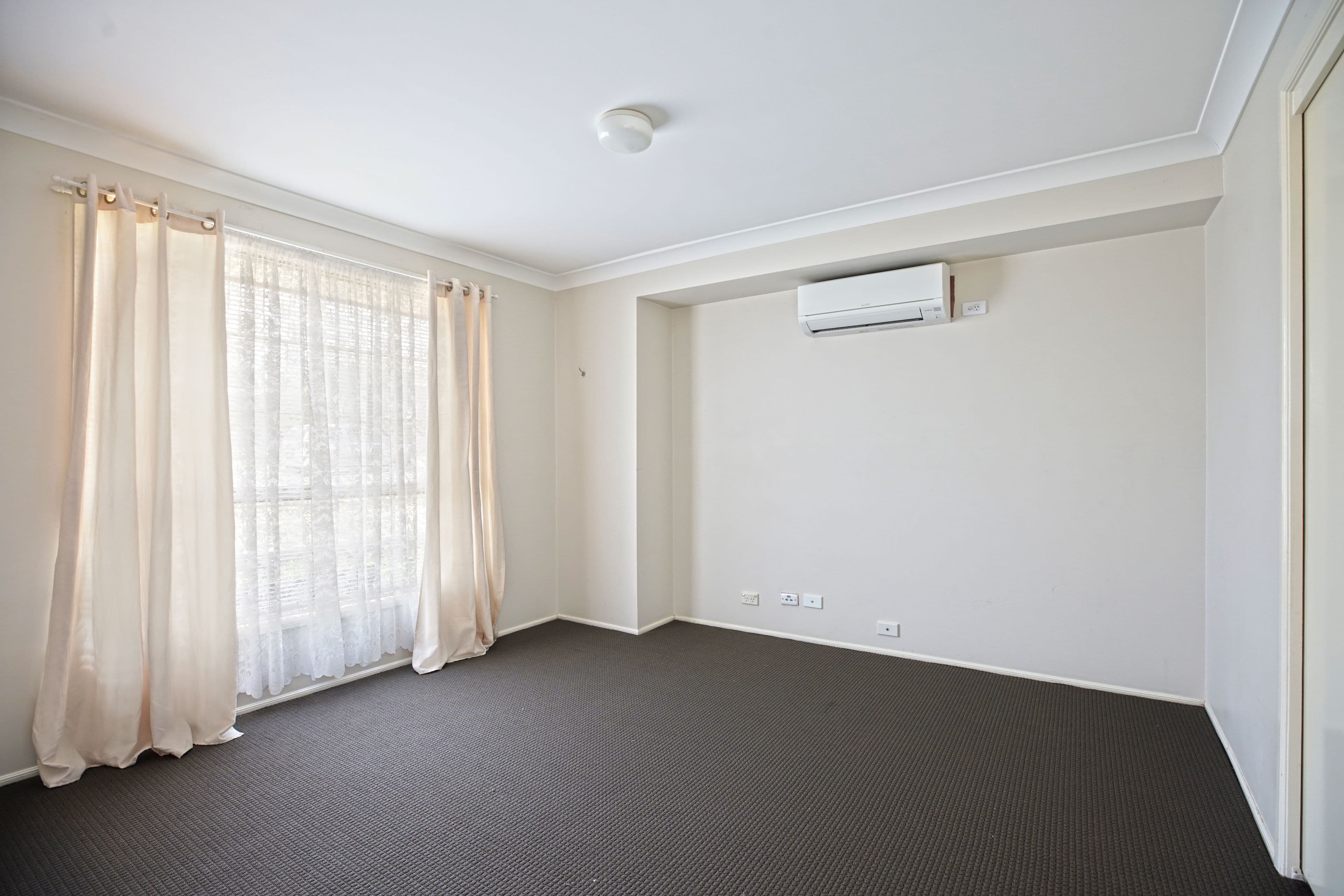 21 Jirramba Court, Glenmore Park - Thumbnail 3