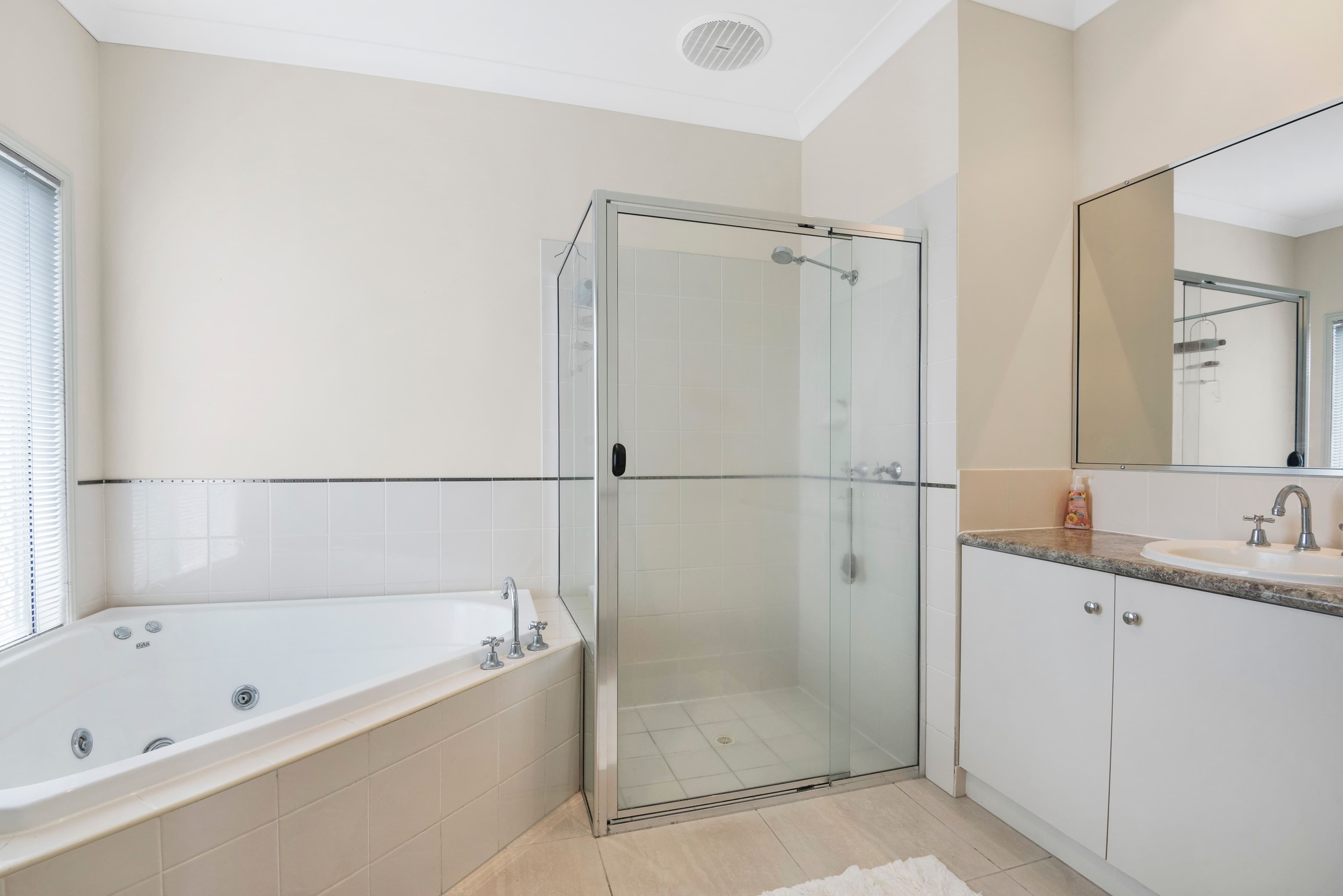 12 Grassmere Court, Banora Point - Thumbnail 7