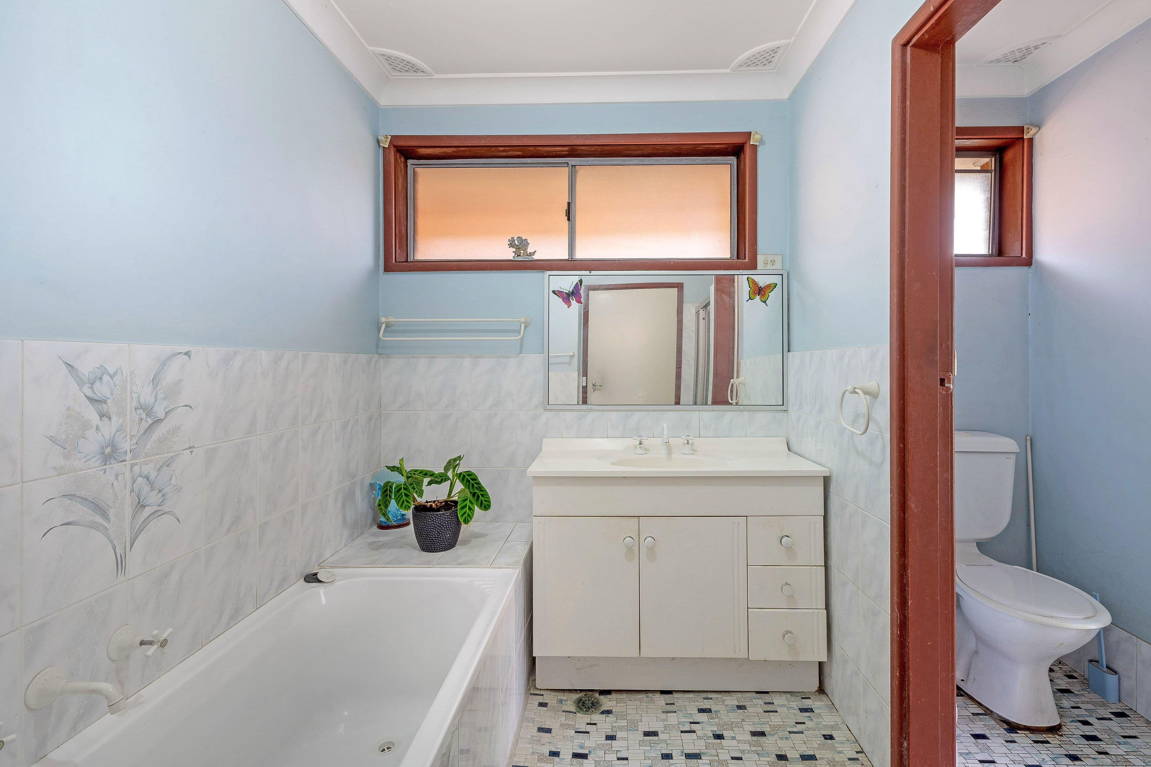 17 Whitemore Avenue, Georges Hall NSW 2198, Georges Hall - Thumbnail 6