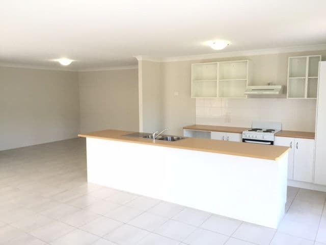2-4 Corona Court, Gleneagle QLD 4285, Gleneagle - Thumbnail 2