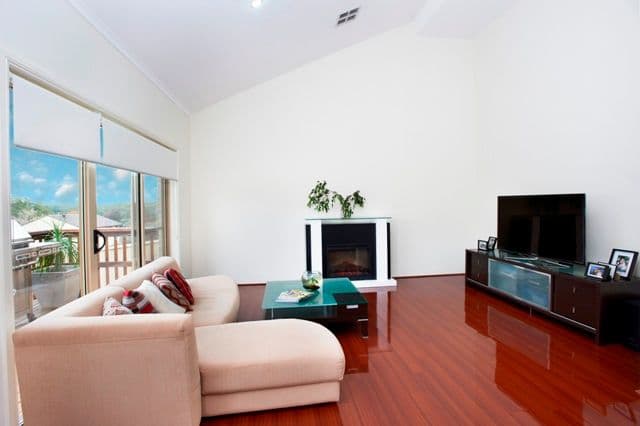 1 Regiment Grove, WINSTON HILLS NSW 2153, Winston Hills - Thumbnail 2