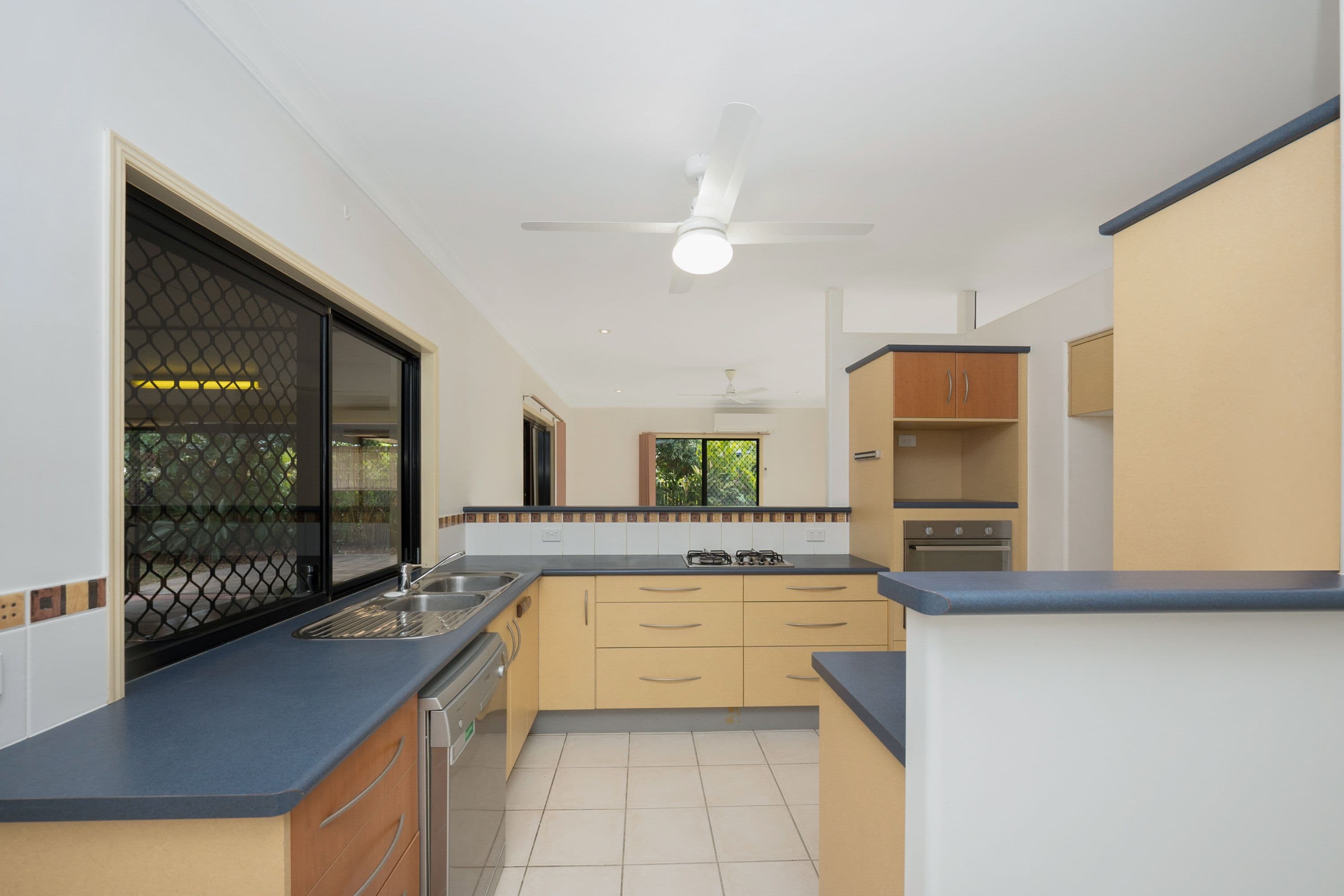 18 Crossman Place, Kirwan QLD 4817, Kirwan - Thumbnail 4