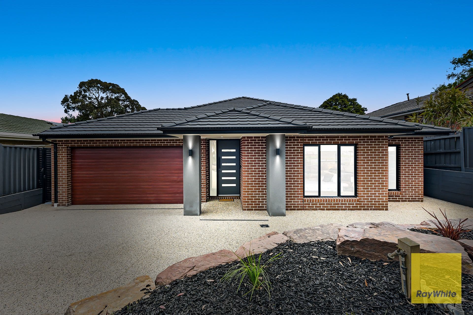 16 David Collins Drive, Endeavour Hills VIC 3802, Endeavour Hills - Thumbnail 2