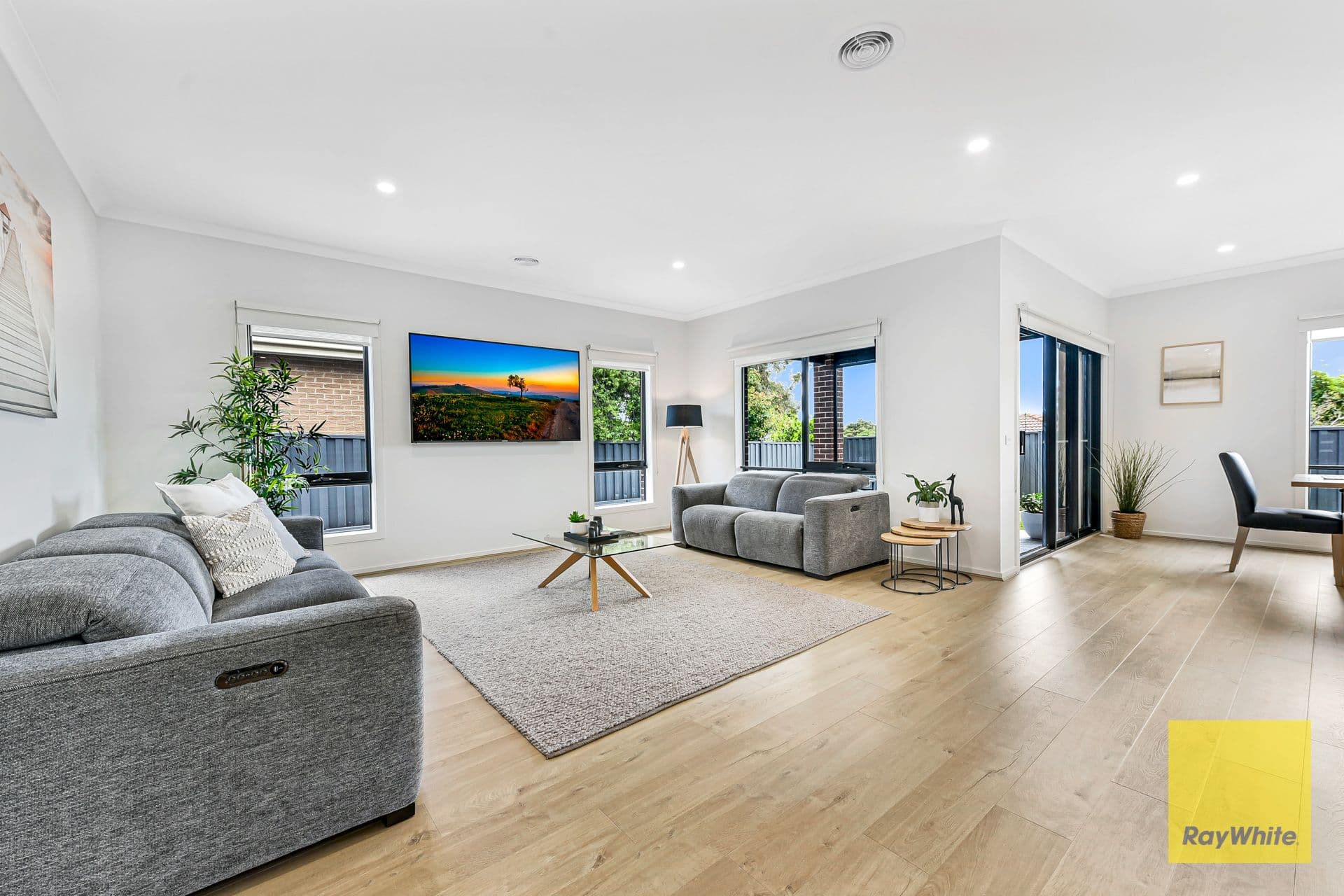 16 David Collins Drive, Endeavour Hills VIC 3802, Endeavour Hills - Thumbnail 3