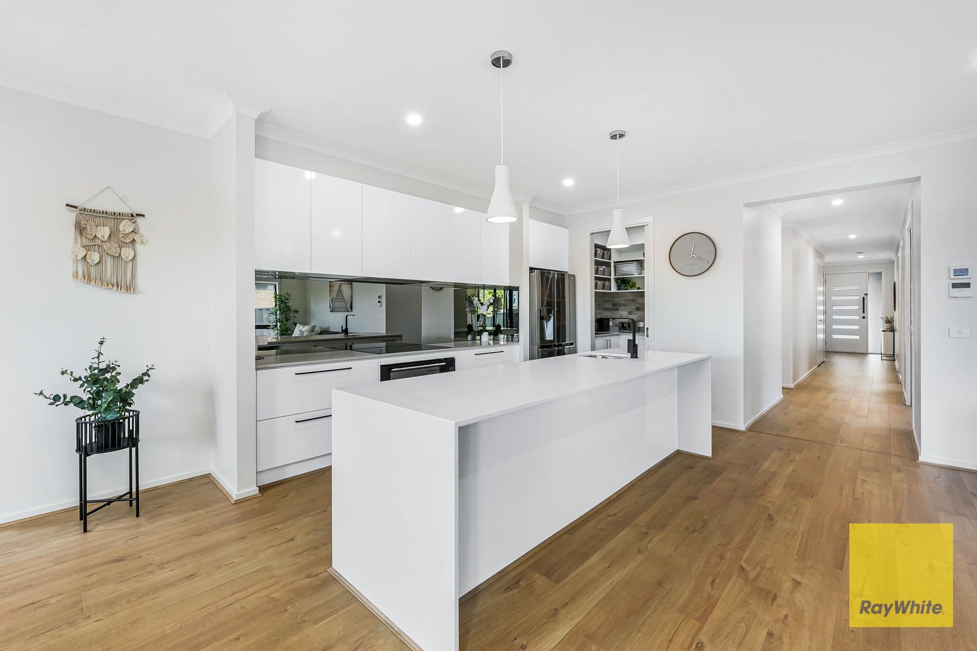 16 David Collins Drive, Endeavour Hills VIC 3802, Endeavour Hills - Thumbnail 4