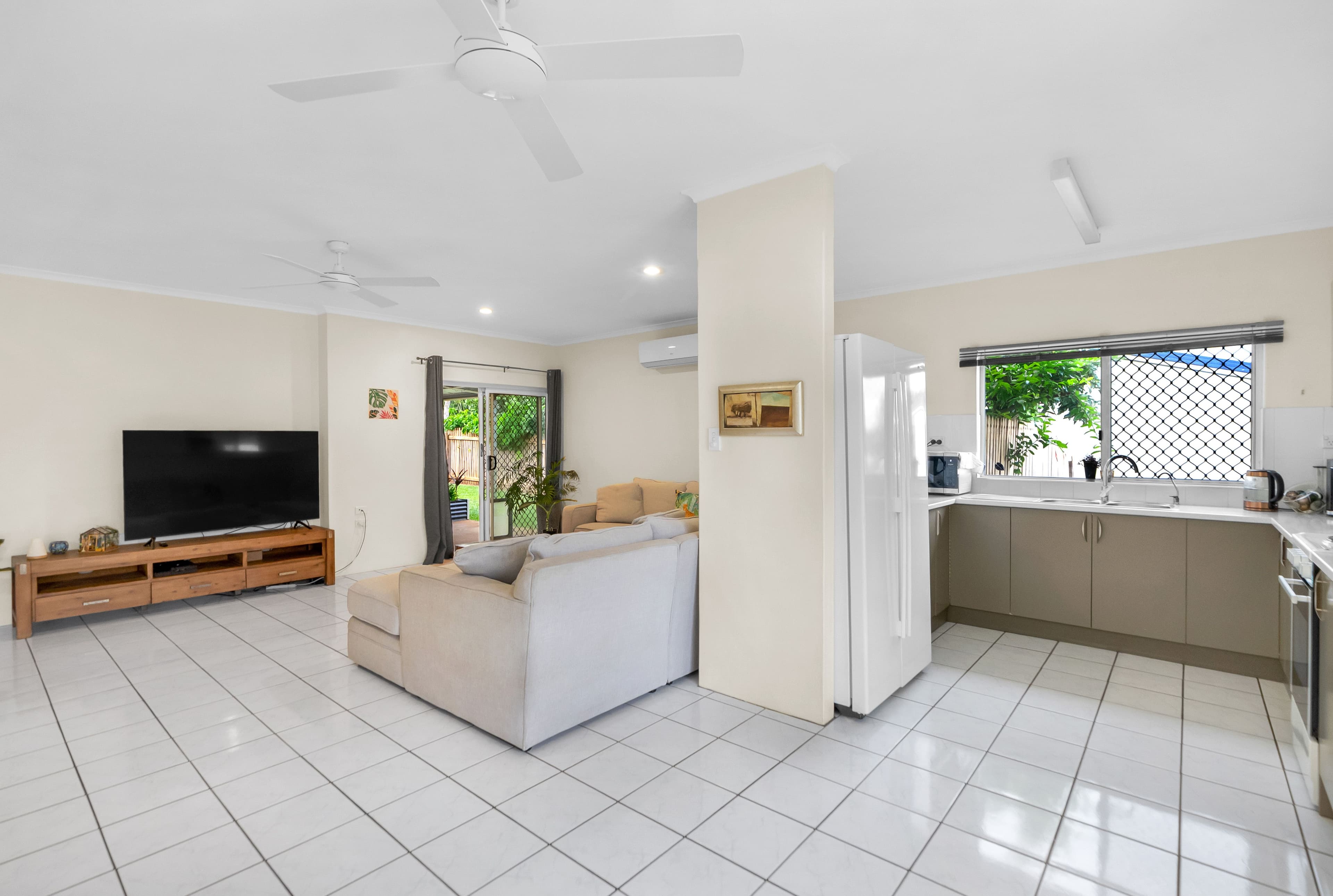 11 Rosewood Close, Redlynch QLD 4870, Redlynch - Thumbnail 4