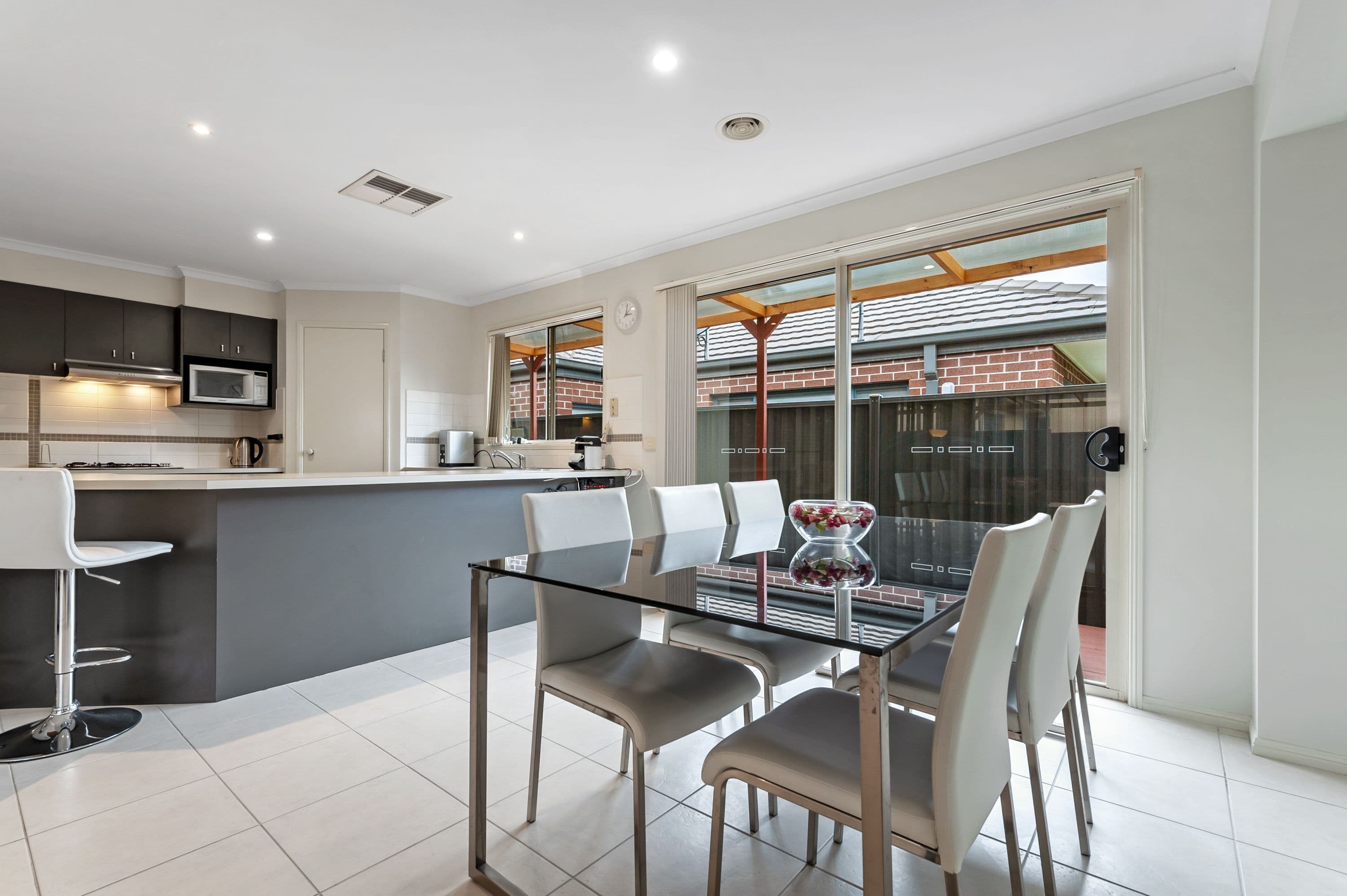 12 Hele Close, Caroline Springs VIC 3023, Caroline Springs - Thumbnail 7