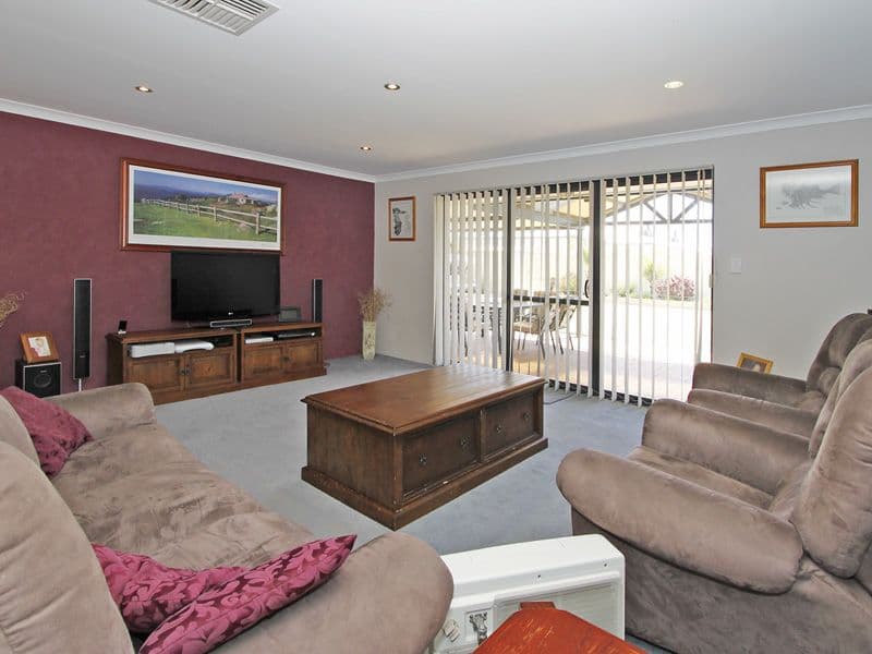 9 Dollarbird Road, SOUTHERN RIVER WA 6110, Southern River - Thumbnail 3