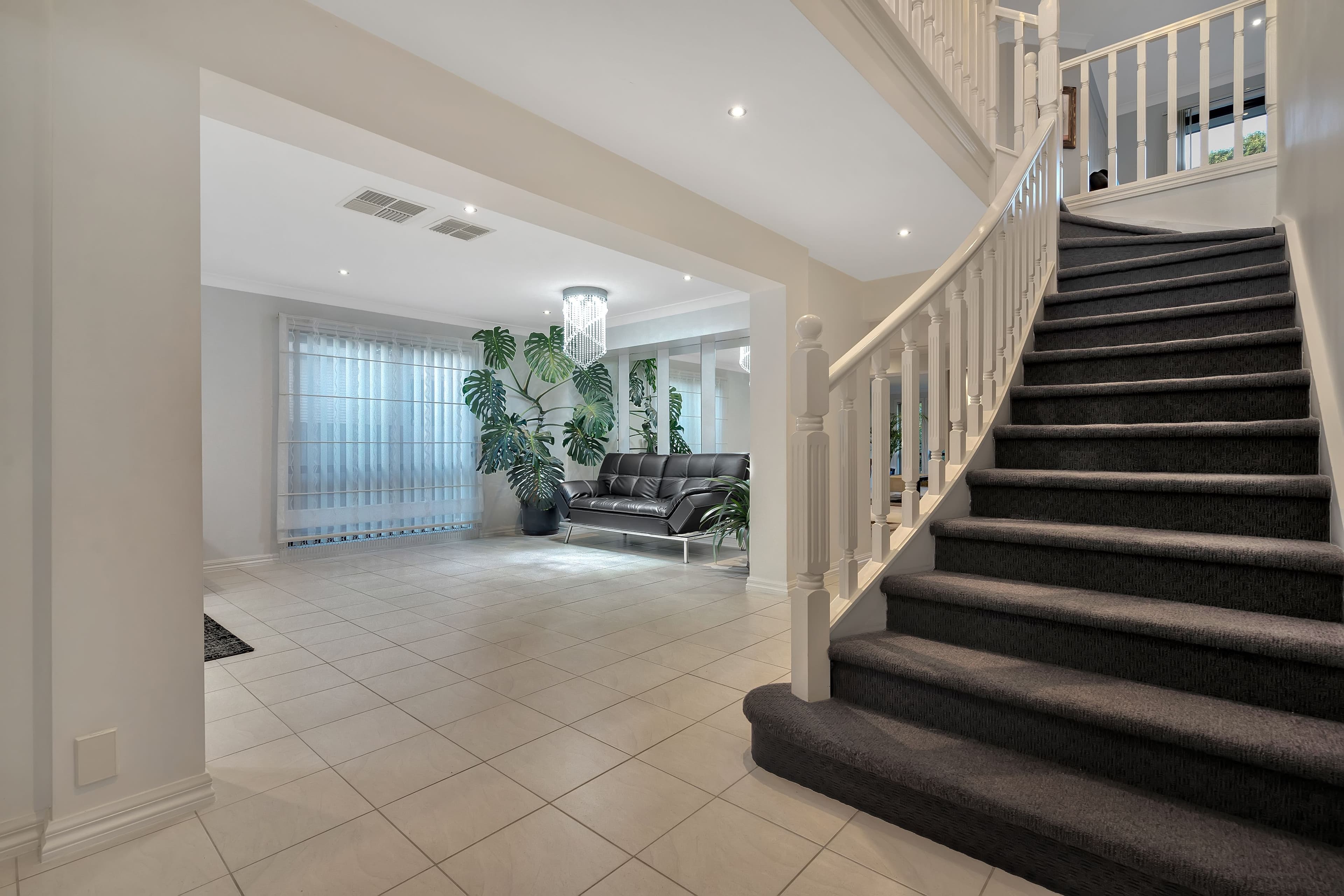 16 Johnson Court, Roxburgh Park VIC 3064, Roxburgh Park - Thumbnail 2