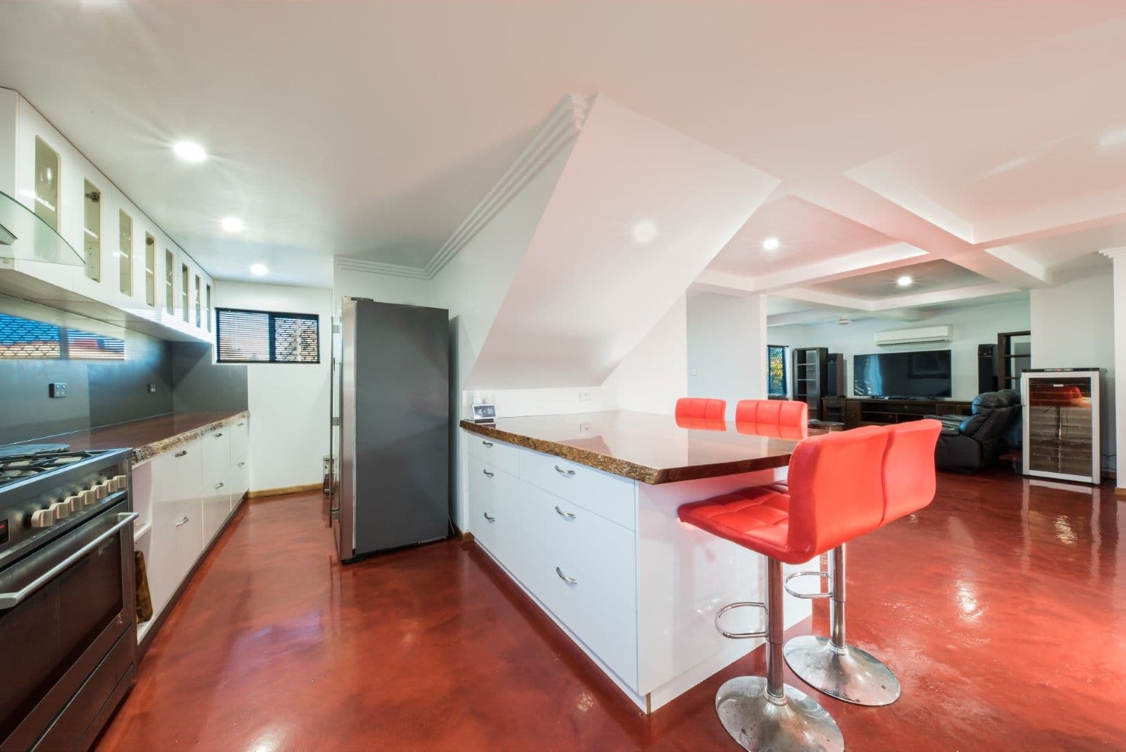 10 Barry Street, Proserpine QLD 4800, Proserpine - Thumbnail 6