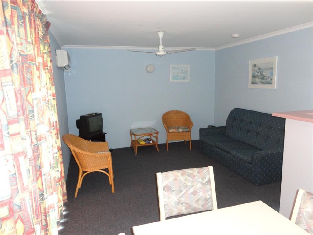 383 Charlton Esplanade, TORQUAY QLD 4655, Torquay - Thumbnail 7