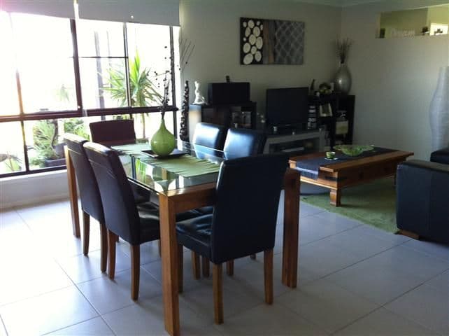 5 Lockyer Crescent, ROMA QLD 4455, Roma - Thumbnail 2