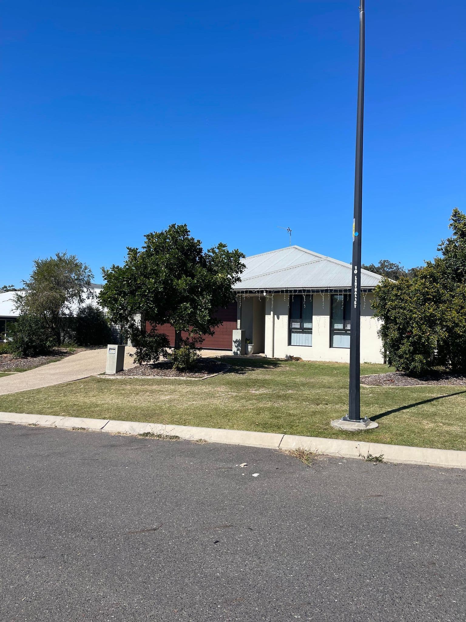 10 Lenthall Street, Boyne Island QLD 4680, Boyne Island - Image 1