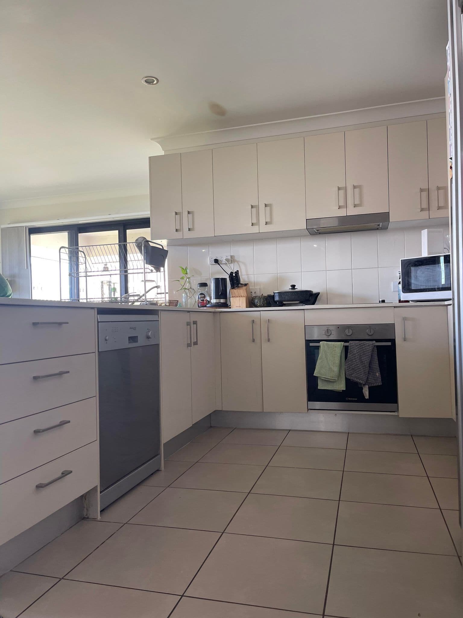 10 Lenthall Street, Boyne Island QLD 4680, Boyne Island - Thumbnail 8