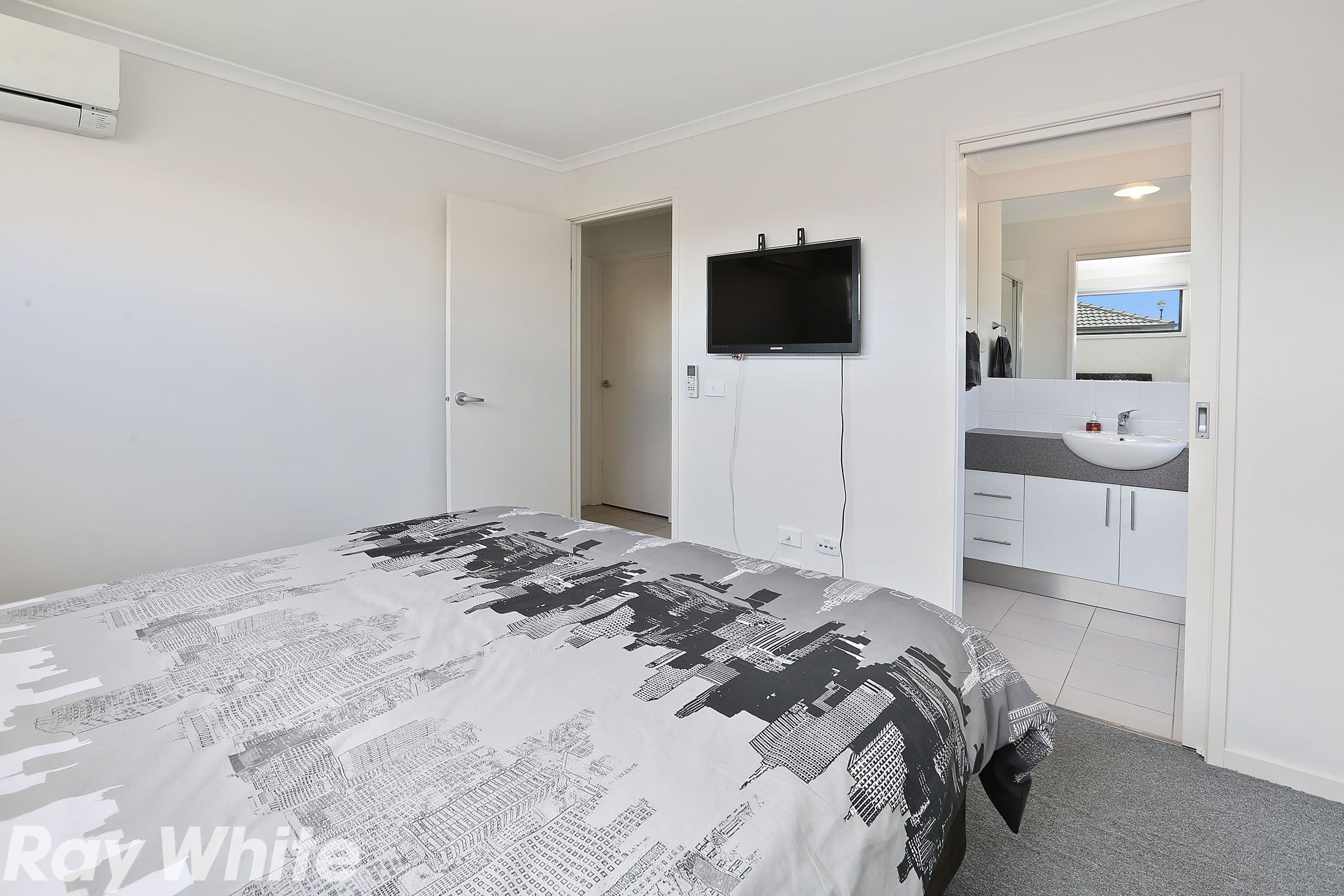 13 Raymond George Place, Lara VIC 3212, Oakhurst - Thumbnail 4