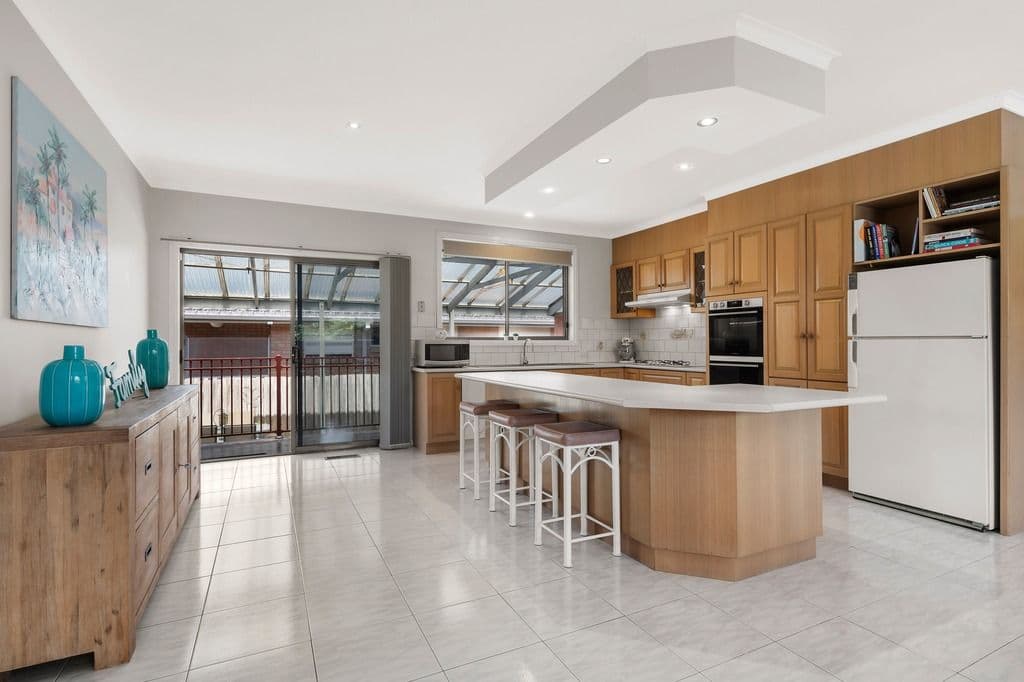 30 Hawkes Drive, Mill Park VIC 3082, Mill Park - Thumbnail 2