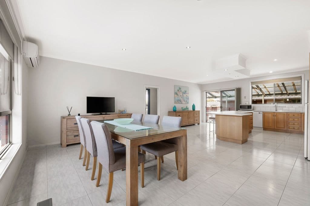 30 Hawkes Drive, Mill Park VIC 3082, Mill Park - Thumbnail 3