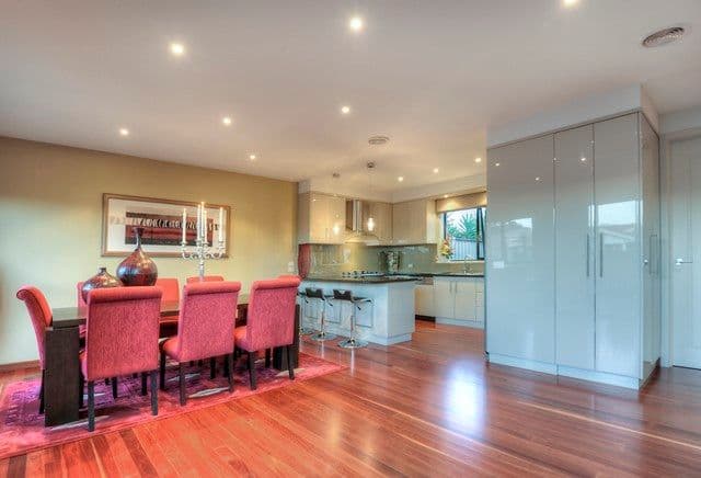 19 Dumbarton Street, RESERVOIR VIC 3073, Reservoir - Thumbnail 3