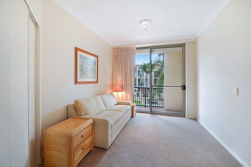 34 Woodroffe, MAIN BEACH QLD 4217, Main Beach - Thumbnail 5