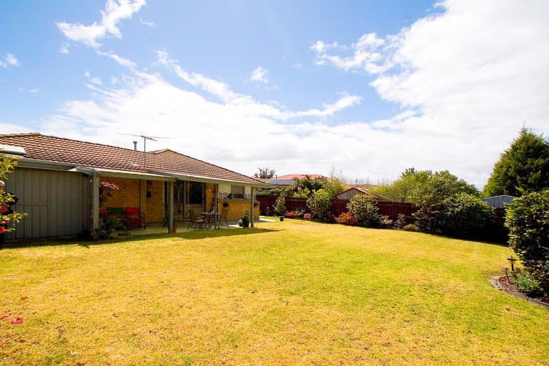 105  Amaroo Drive, CHELSEA HEIGHTS VIC 3196, Chelsea Heights - Thumbnail 2