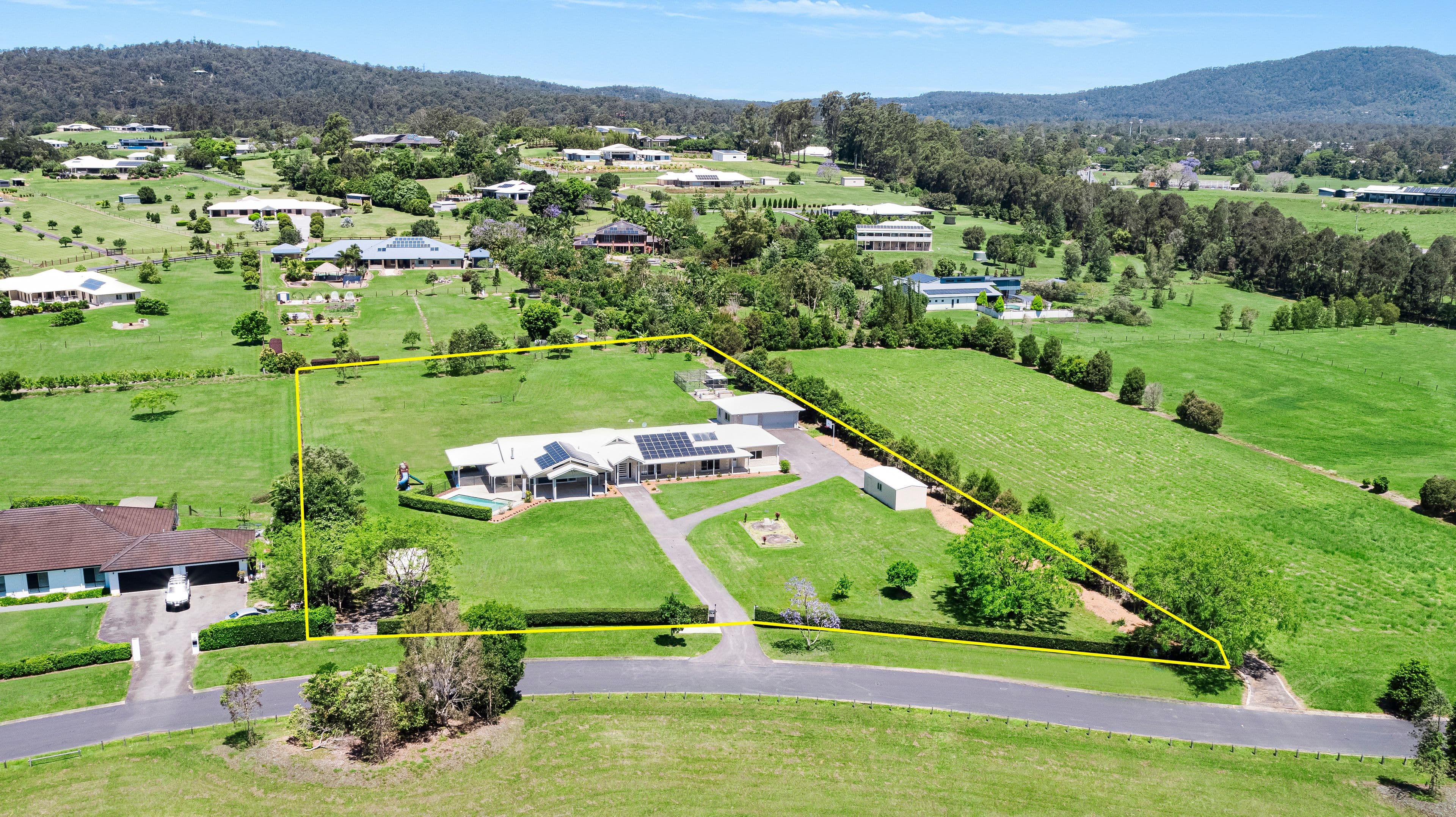 8 Sovereign Way, Samford Valley QLD 4520, Samford Valley - Image 1