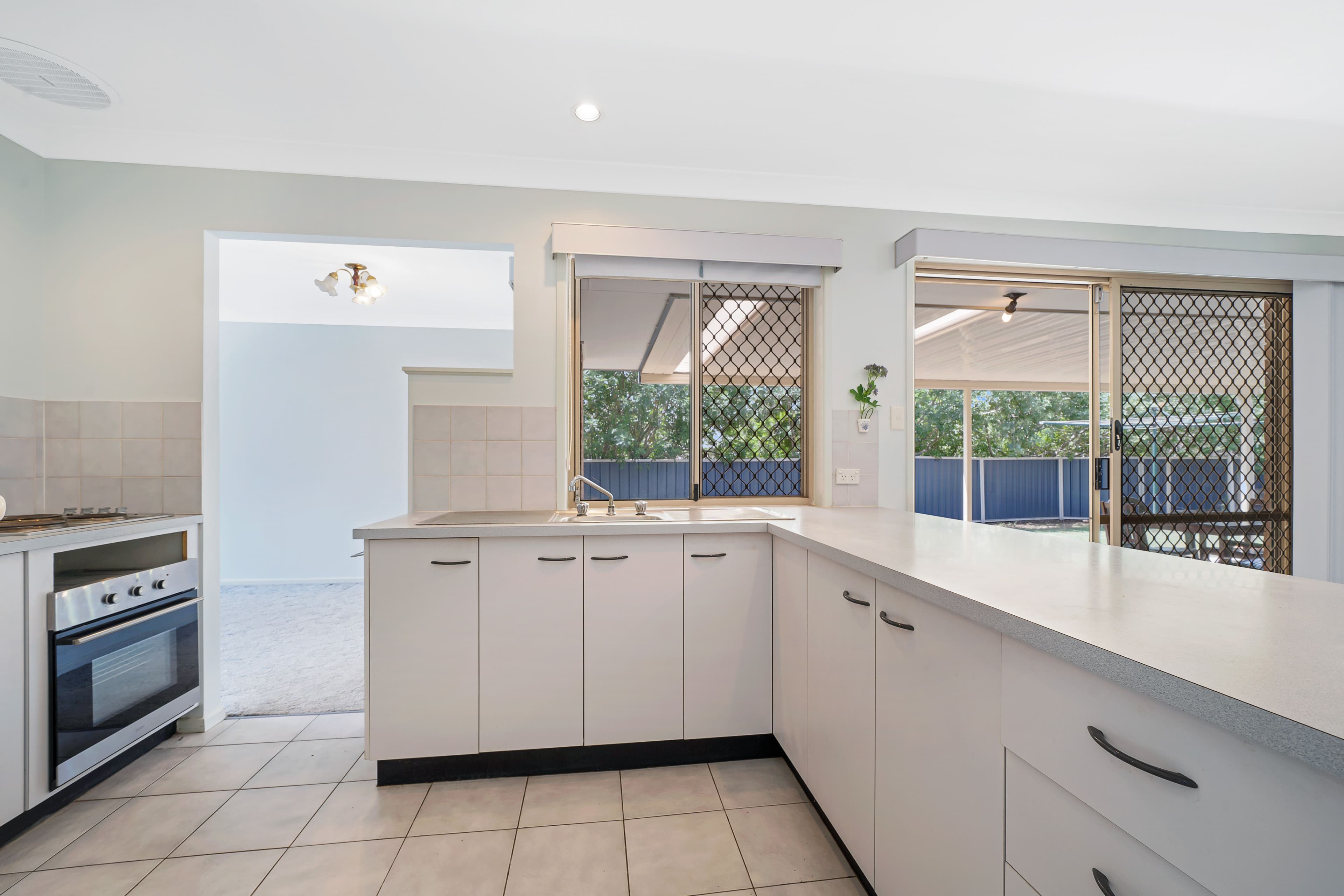 2 Viewbank Court, Beenleigh QLD 4207, Beenleigh - Thumbnail 3