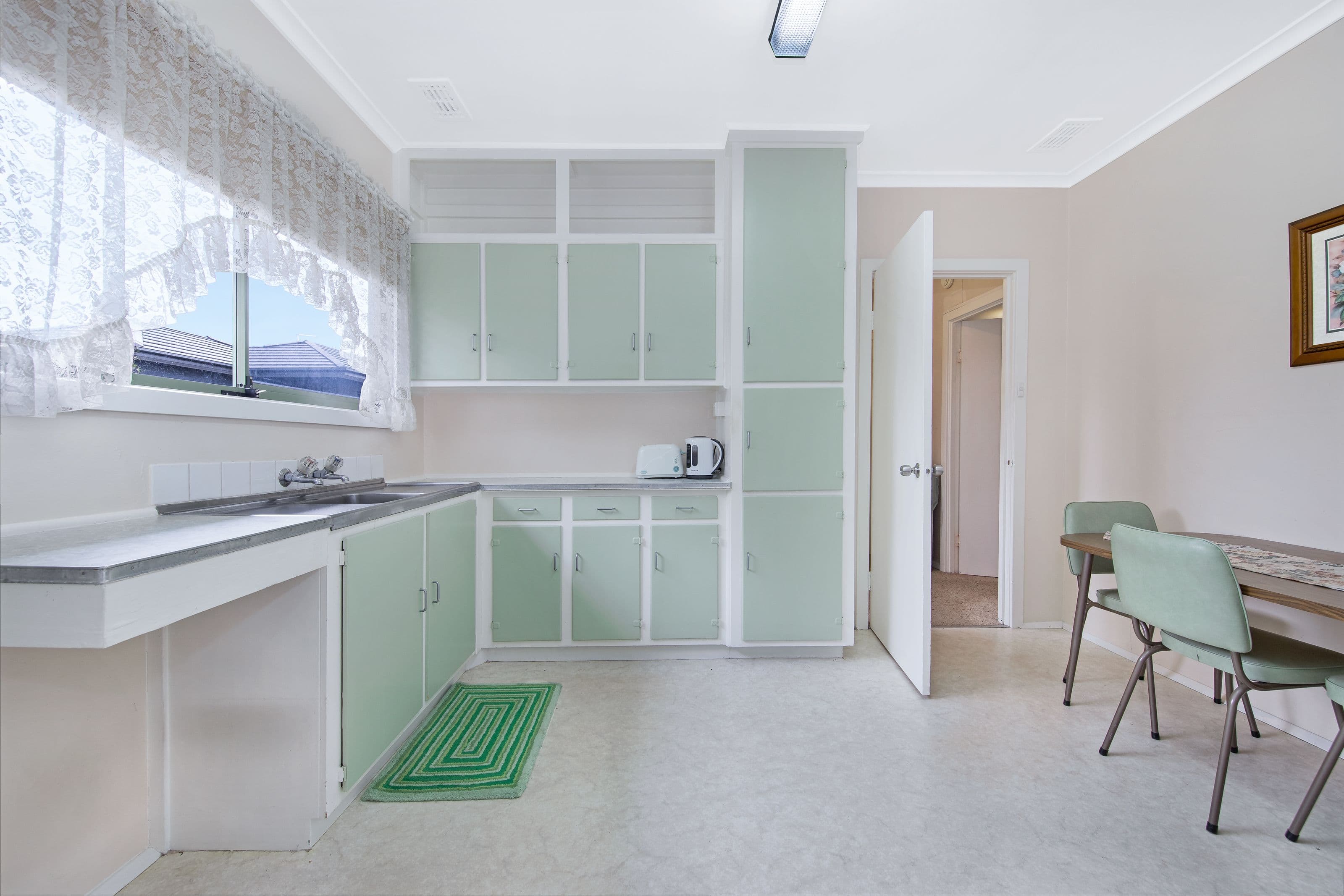 11 Bega Street, Chadstone VIC 3148, Chadstone - Thumbnail 4