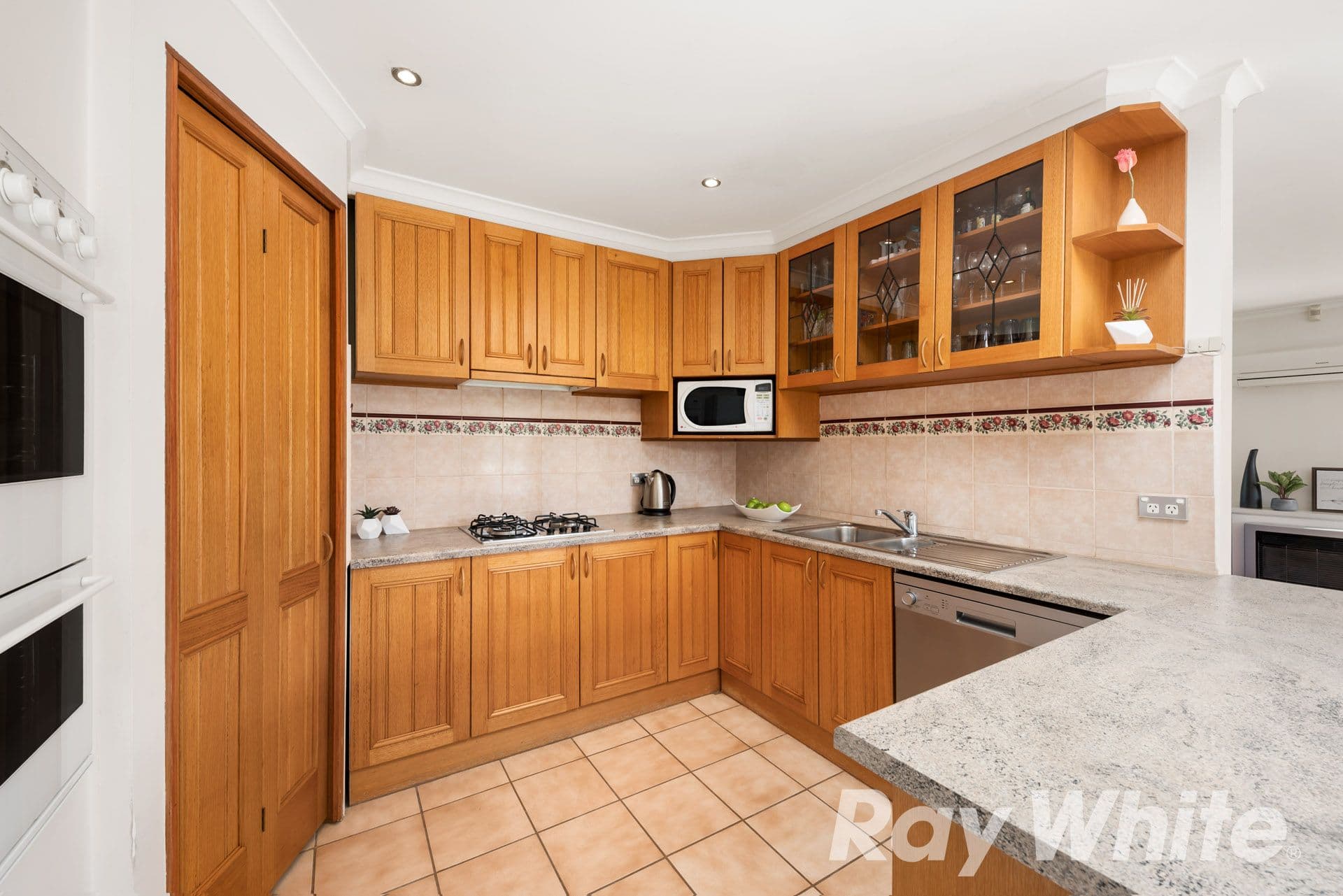2 Giles Court, Mill Park VIC 3082, Mill Park - Thumbnail 2