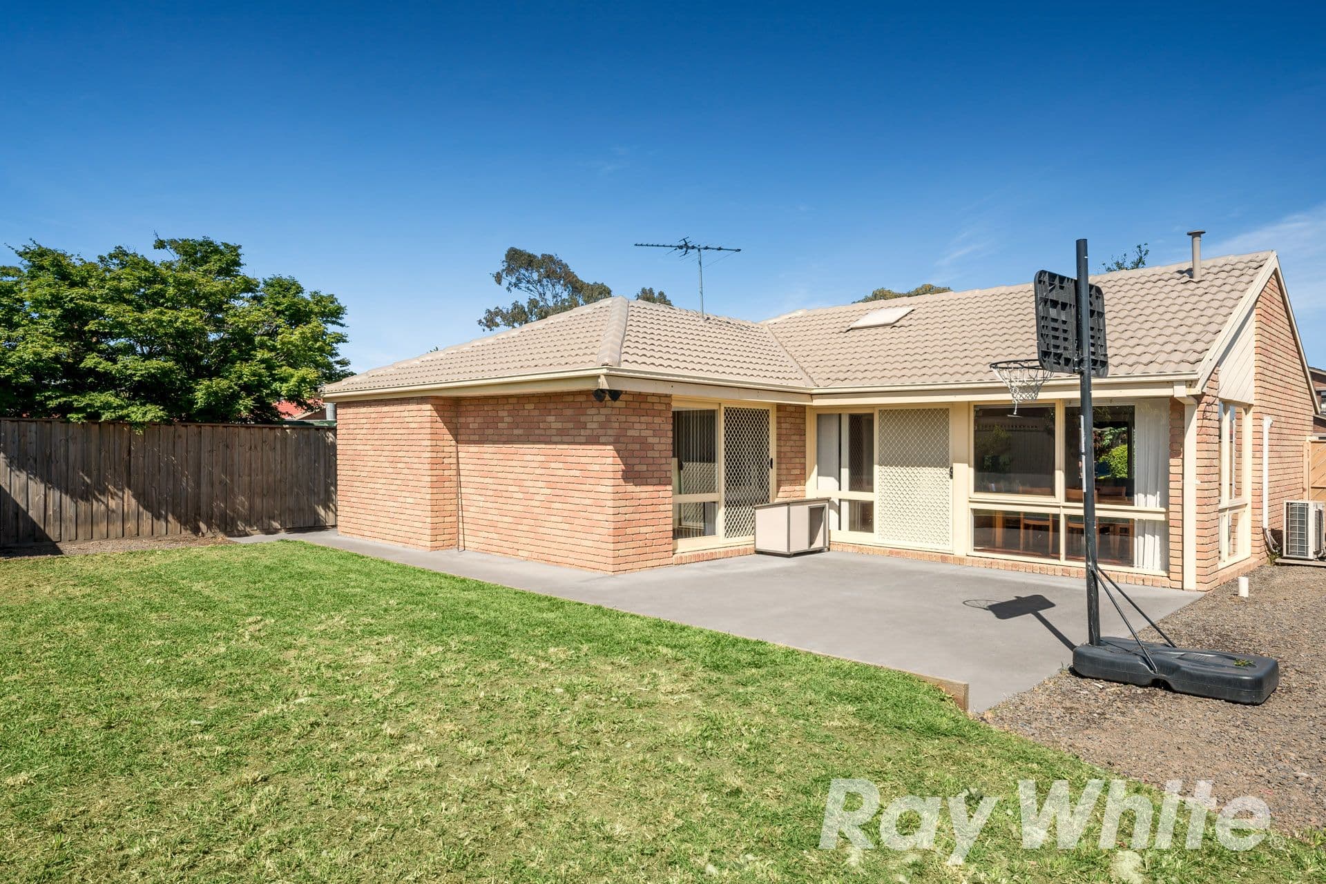 2 Giles Court, Mill Park VIC 3082, Mill Park - Thumbnail 5