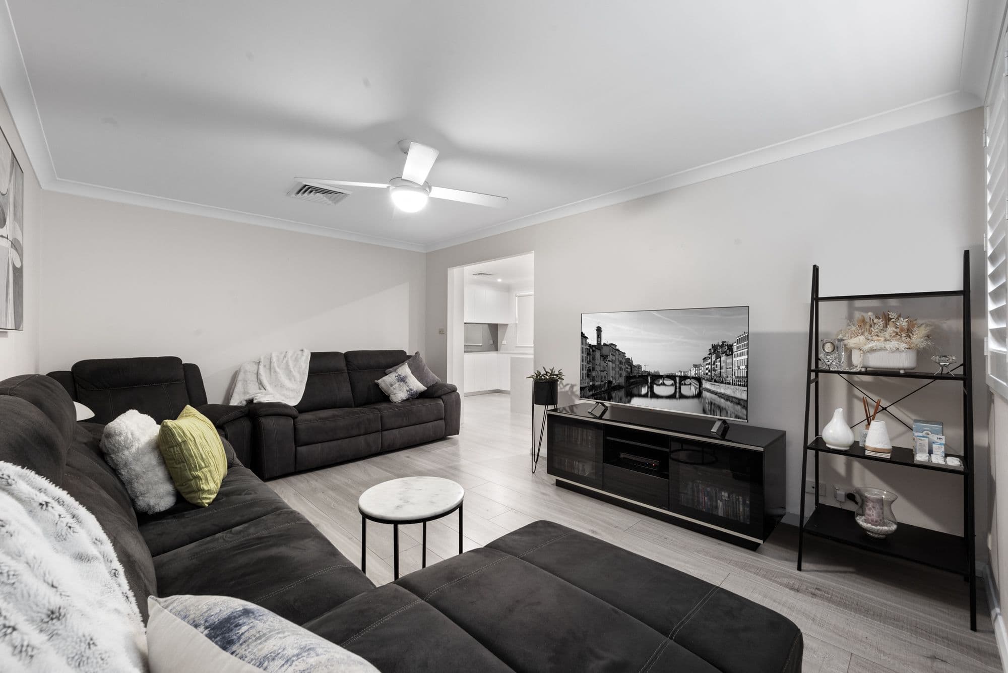 7 Rainbow Close, Glenmore Park NSW 2745, Glenmore Park - Thumbnail 3