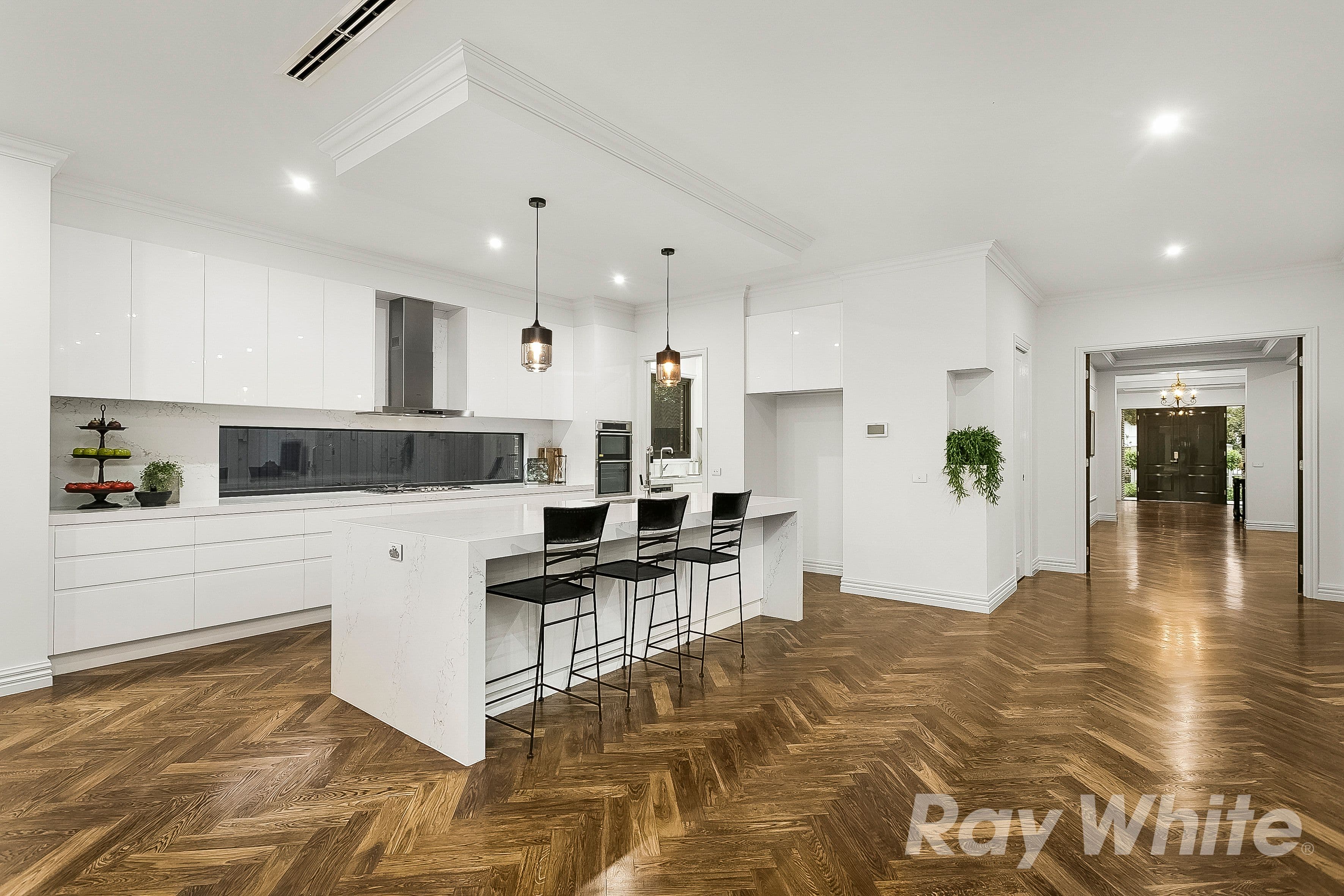 16 Amber Grove, Mount Waverley VIC 3149, Mount Waverley - Thumbnail 2