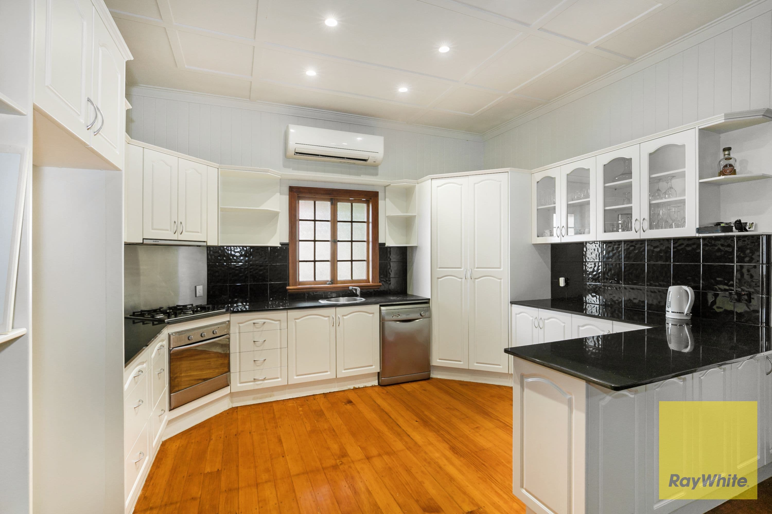 285 Oxley Road, Graceville QLD 4075, Graceville - Thumbnail 2