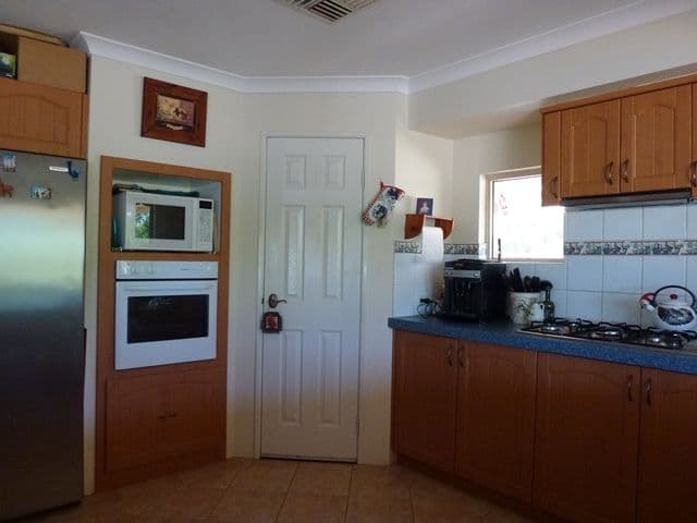 30 Ayrshire Loop, LOWER CHITTERING WA 6084, Lower Chittering - Thumbnail 4