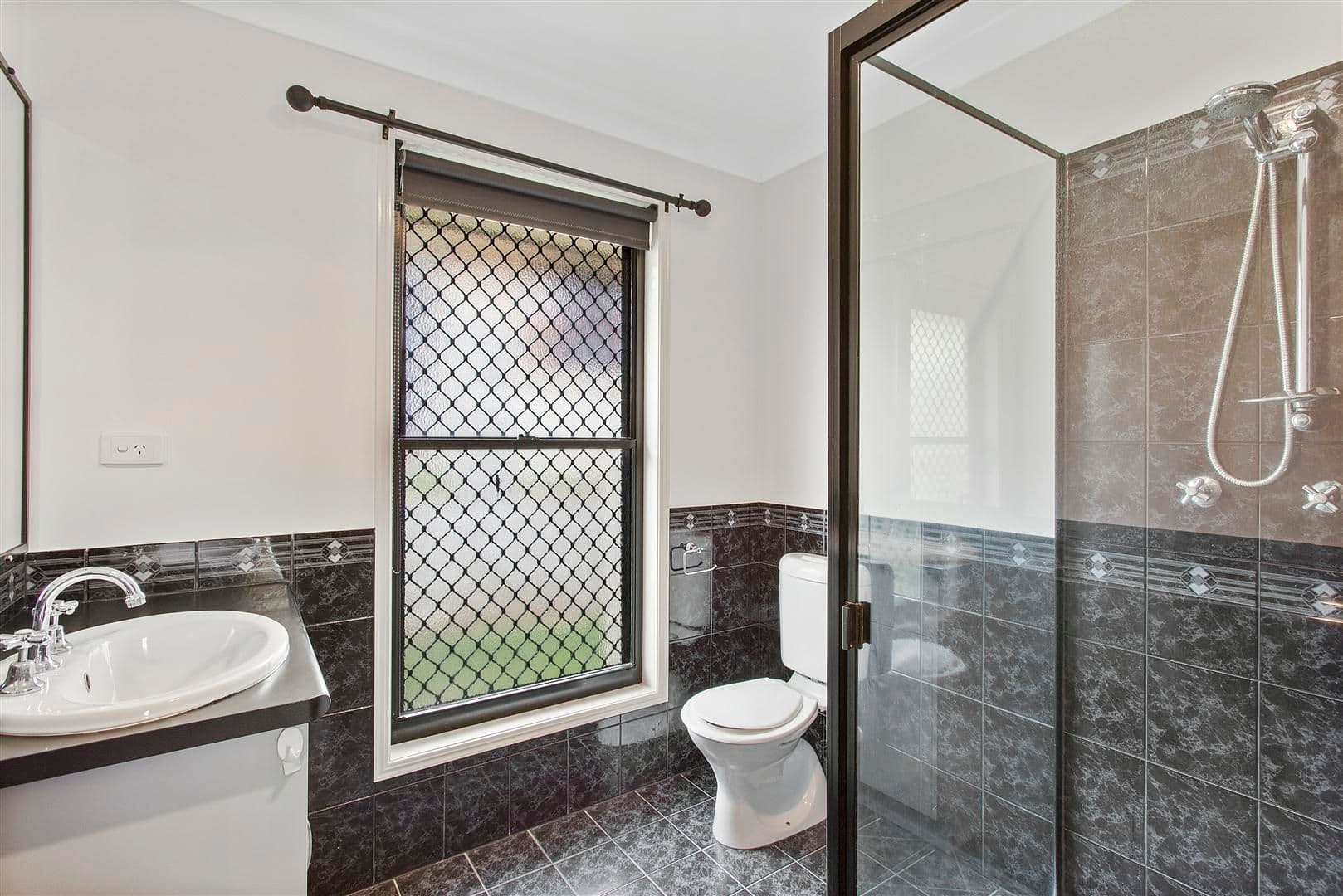 17 Poinciana Place, Gracemere QLD 4702, Gracemere - Thumbnail 6