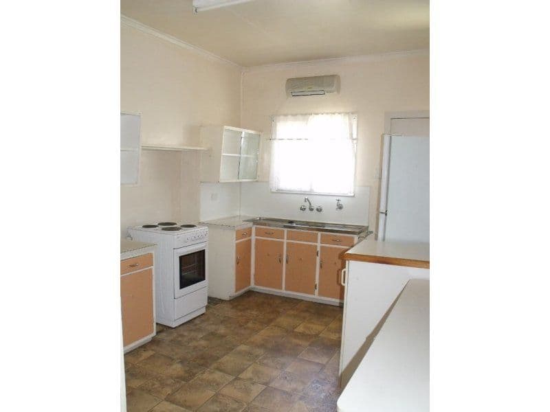 16 Knight Street, KINGAROY QLD 4610, Kingaroy - Thumbnail 8