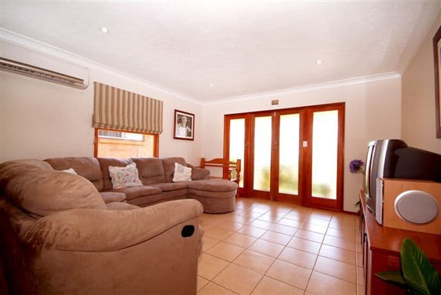 27 Skehan Street, CENTENARY HEIGHTS QLD 4350, Centenary Heights - Thumbnail 3