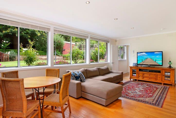 33 Koolkuna Avenue, DONCASTER VIC 3108, Doncaster - Thumbnail 3