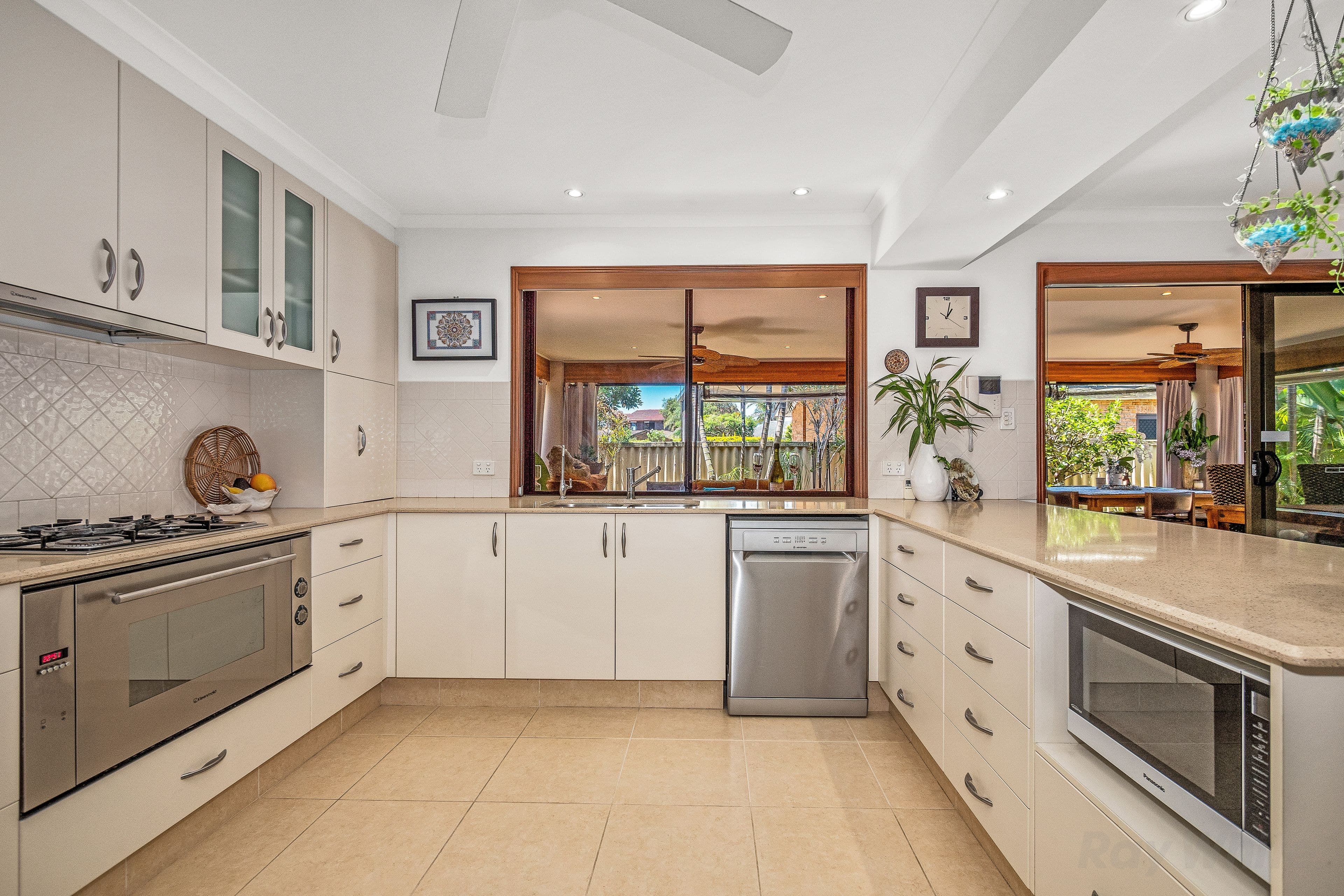 31 Spindle Street, Palm Beach QLD 4221, Palm Beach - Thumbnail 7
