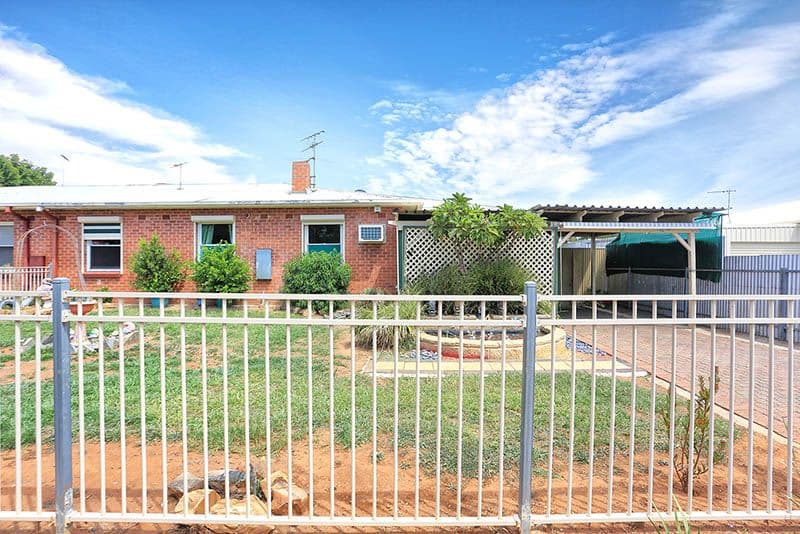 24 Bartlett Street, Elizabeth Downs SA 5113, Elizabeth Downs - Thumbnail 2
