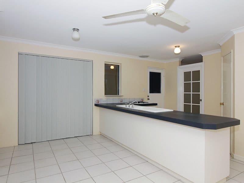 8 Houghton Drive, CARRAMAR WA 6031, Carramar - Thumbnail 4