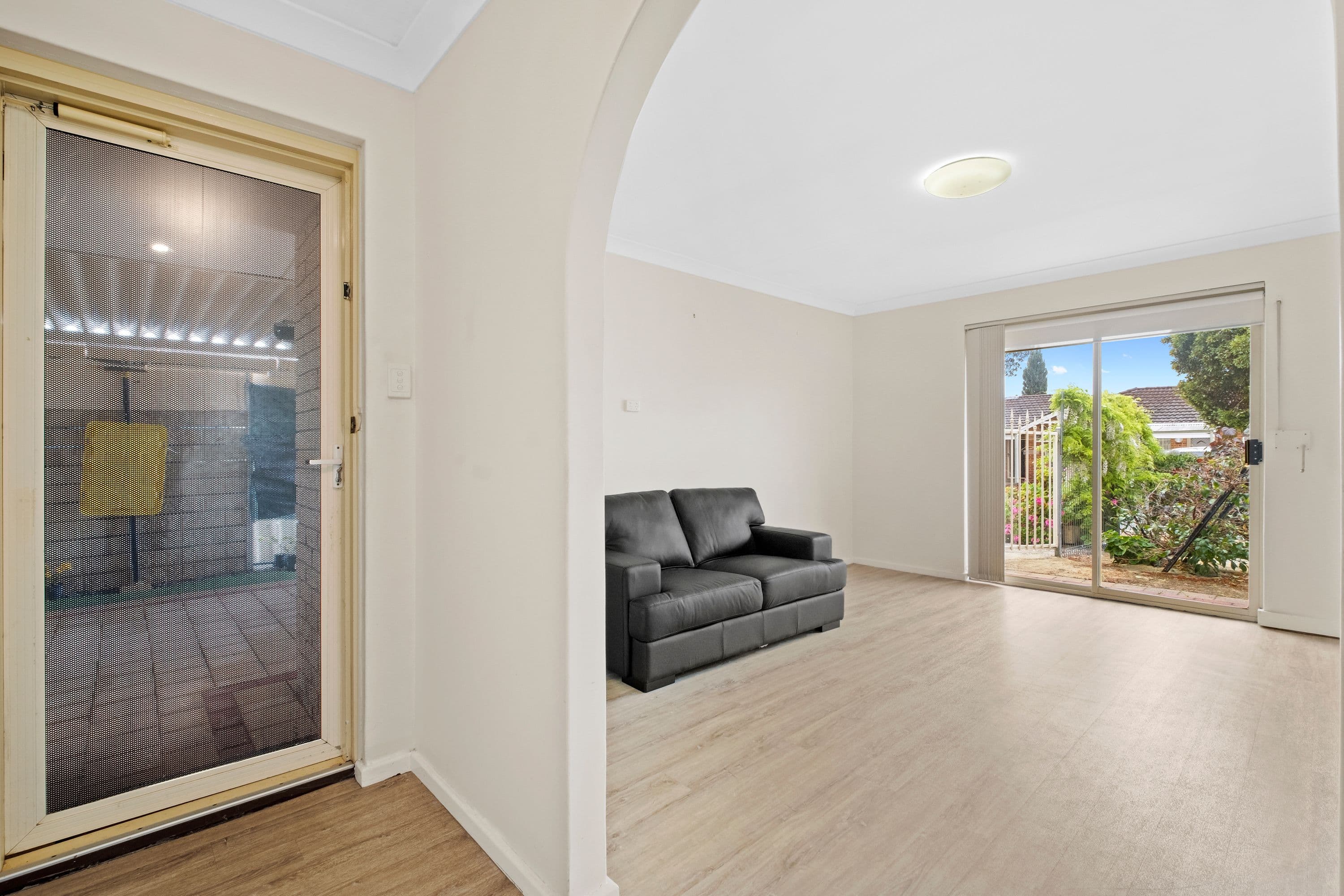 20C Devonshire Terrace, Armadale WA 6112, Armadale - Thumbnail 2