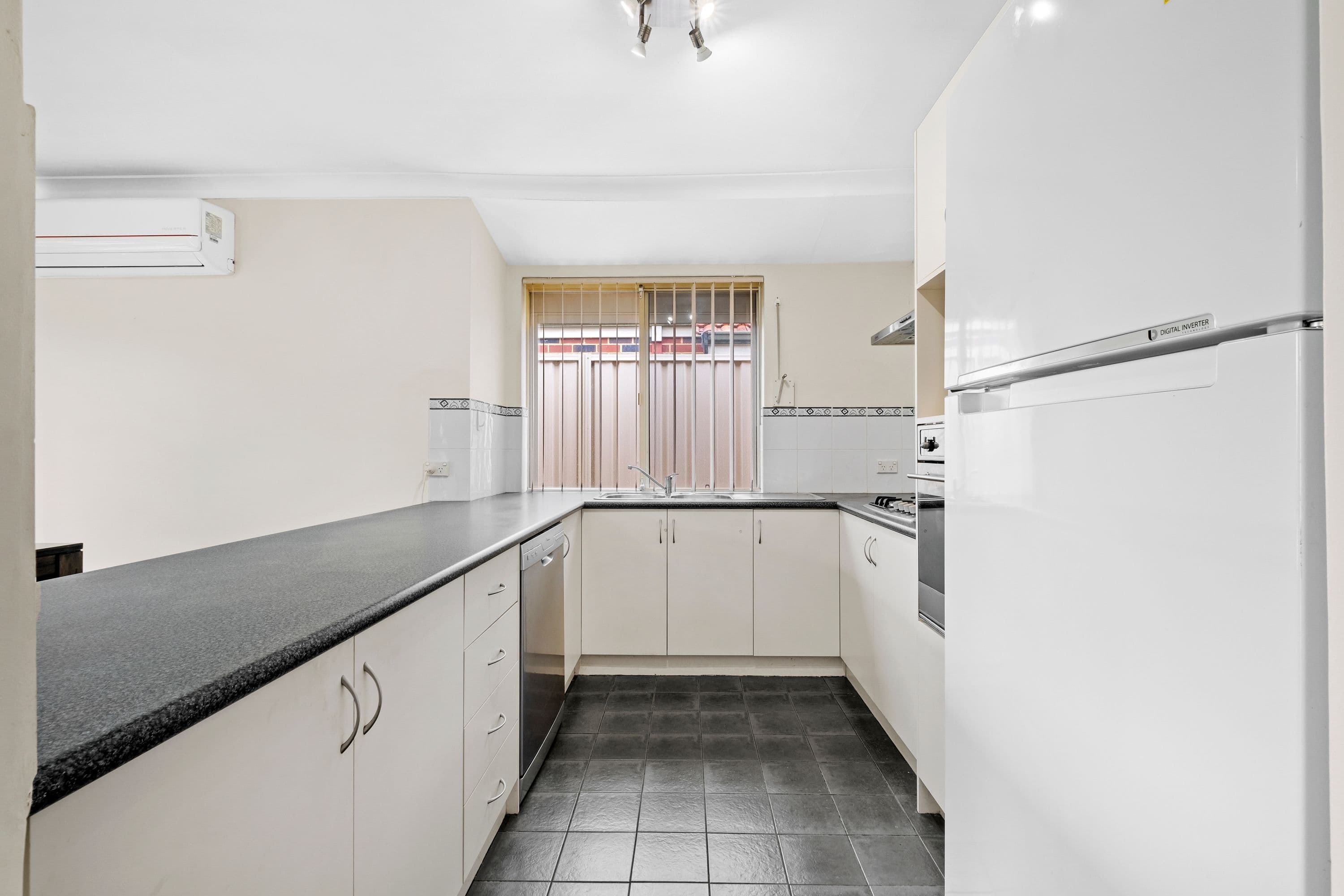 20C Devonshire Terrace, Armadale WA 6112, Armadale - Thumbnail 6