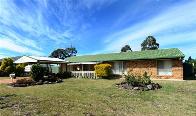 12 Hanna Court, WESTBROOK QLD 4350, Westbrook - Image 1