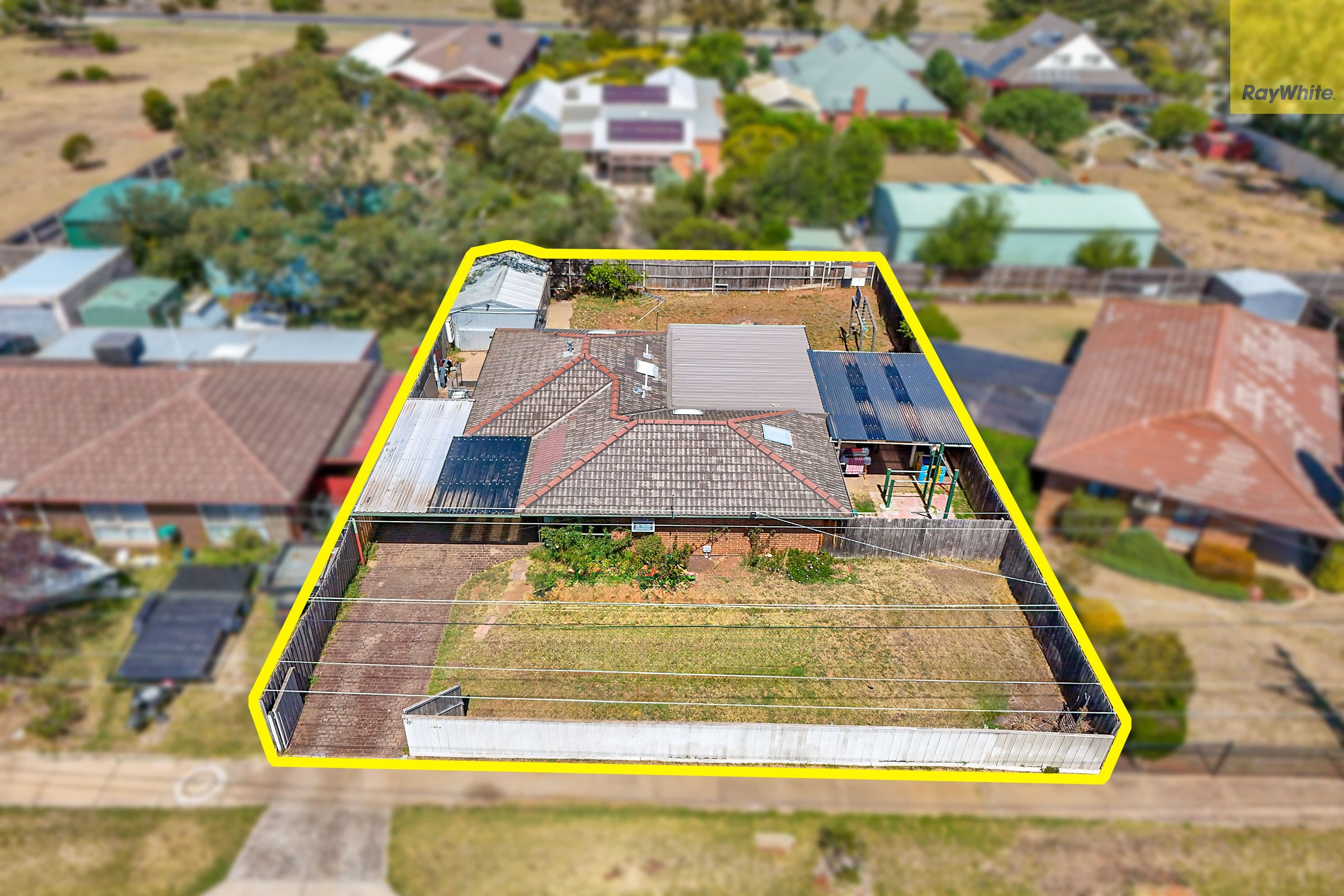38 Riddle Drive, Melton VIC 3337, Melton - Thumbnail 2
